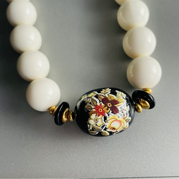 Vintage Painted Wooden Beads Faux Pearl Graduated Asian Necklace Cloison… - Picture 8 of 9